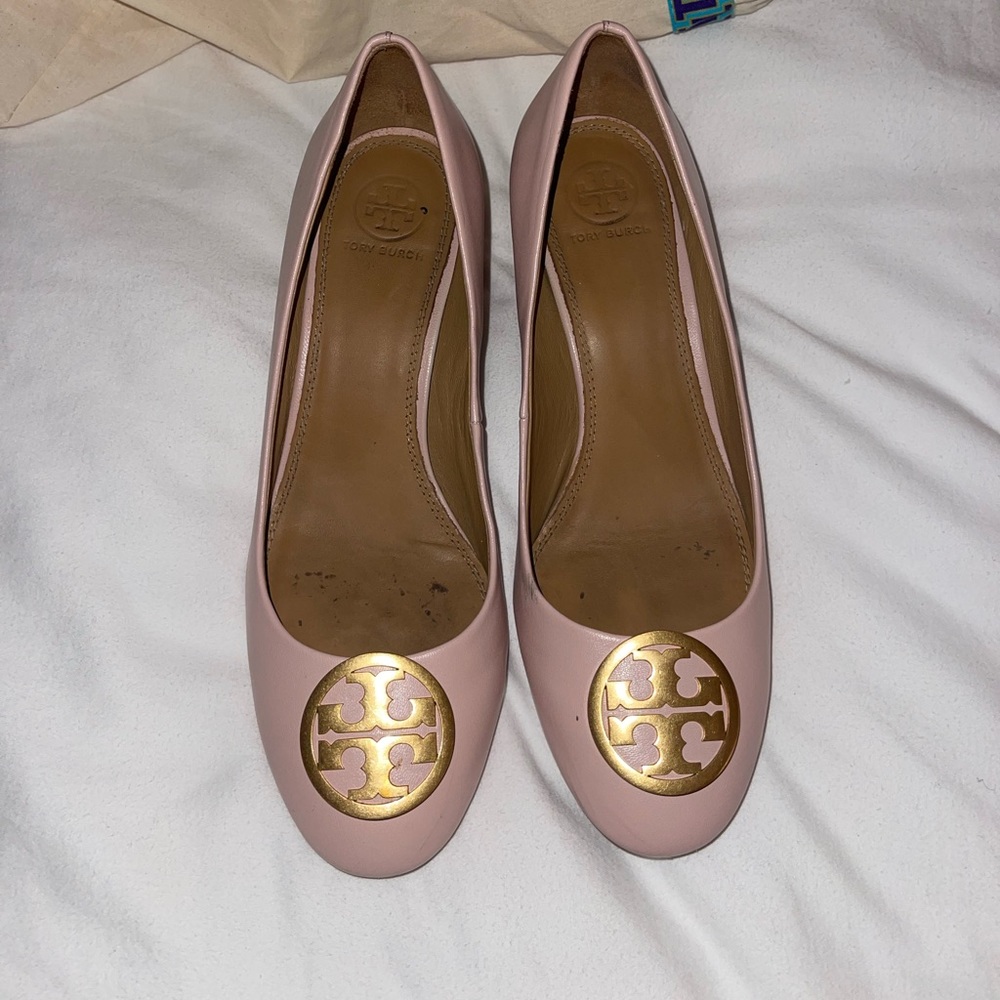 Tory Burch Benton 50MM Pump - Sea Shell Pink Leather